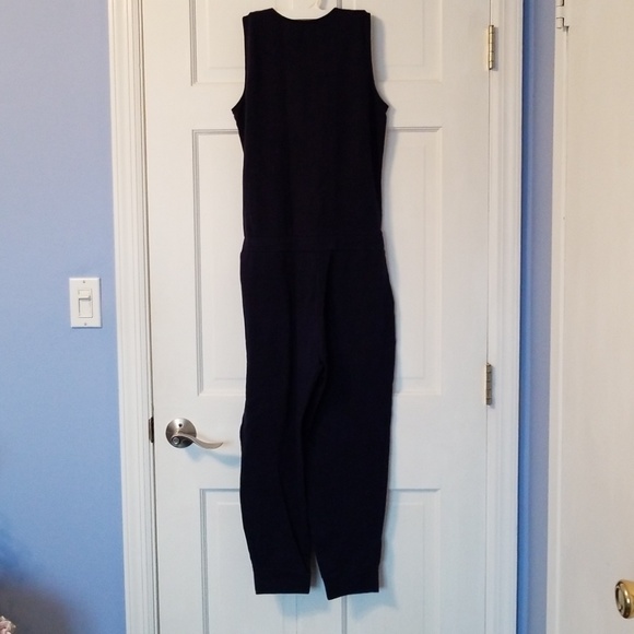 Clothes - Picture 3 of 4